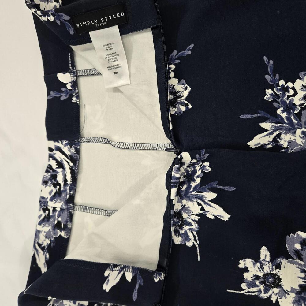 Simply Styled Navy Floral Print Body Con Pencil Skirt Career Size Med Petite - Picture 4 of 8
